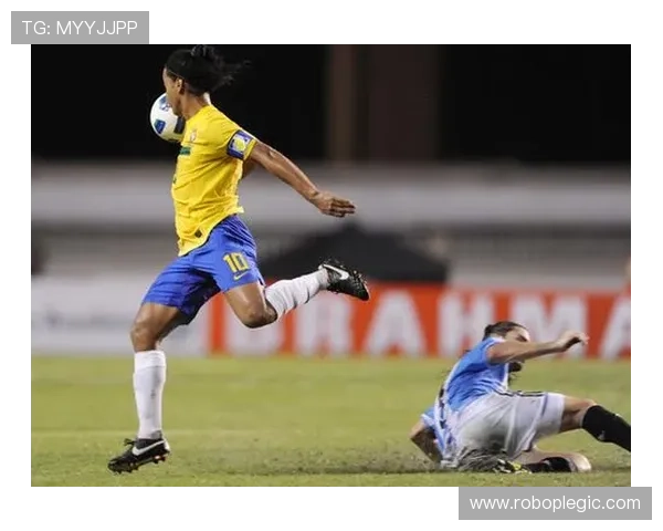 内马尔单车踩球技巧展现个人突破能力