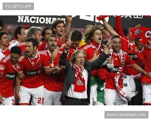 西布朗本赛季进球效率走势清晰,进攻端表现稳健 西布朗本赛季进球效率走势清晰,进攻端表现稳健