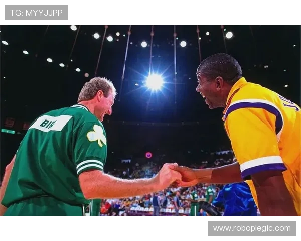 拉塞尔以篮下封盖主宰 防守作用胜过张伯伦